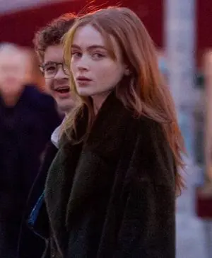 Cinematic Evening Street Portrait Prompt