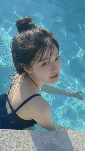 Swimming Portrait in iPhone Style
