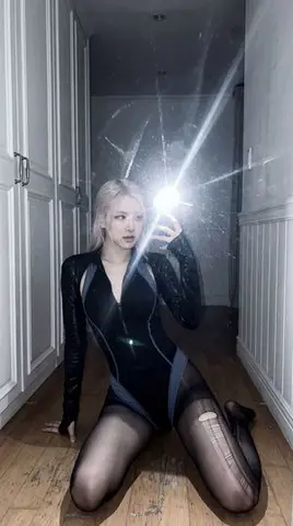 Grungy Rosé Mirror Selfie with Flash