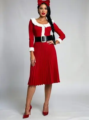 Outfit Style Edit: Santa-Inspired Dress