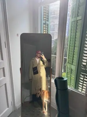 Outfit transfer between two photos