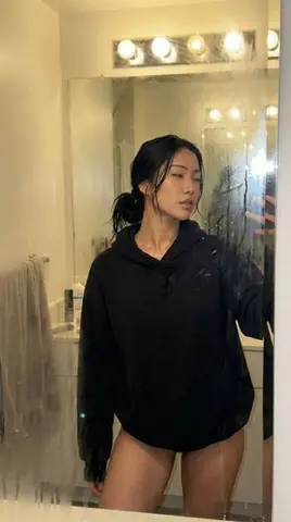 Steamy Mirror Selfie Prompt