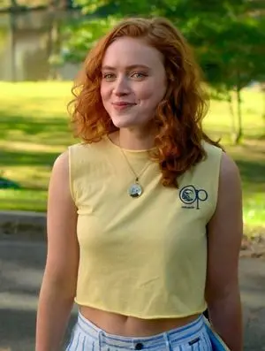 Sunny Park Portrait Prompt (Sadie Sink)