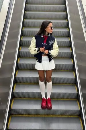 AI Influencer Escalator Fit Check Prompt