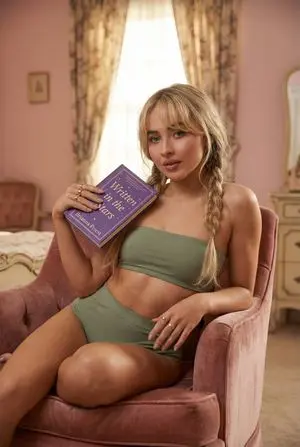 Nano Banana Pro Image Generation Prompt: Sabrina Carpenter in Boudoir Chic