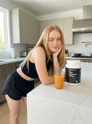 Sadie Sink Fitness Lifestyle Photo JSON Prompt