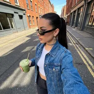 Urban Street Fashion Portrait Prompt