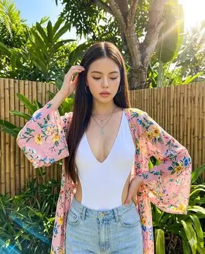 Hyper-Realistic Tropical Portrait with Smartphone Aesthetic