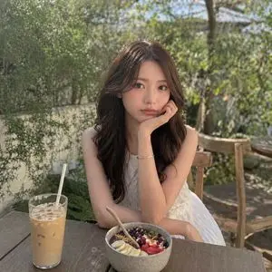 Japanese Influencer Instagram Style Photo
