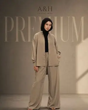 Modest Fashion Studio Editorial Prompt