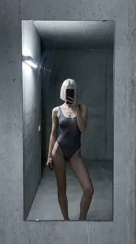 Single Directional Light Cold Editorial Mirror Reflection, Raw Iphone Realism, Natural Skin