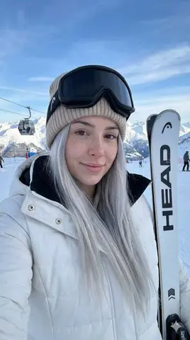 Hyper-Realistic Alpine Selfie Prompt
