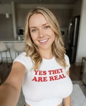 Highly Realistic Smartphone Selfie of a Woman