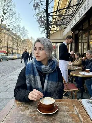 Paris Marais cafe terrace portrait prompt