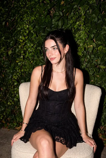Profile / Avatar - Outdoor Direct Flash Lace Dress Portrait